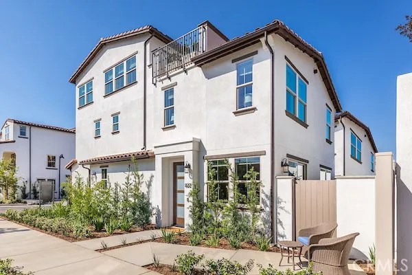 $1,550,880 | 828 East Florista Lane, Alhambra, CA 91801