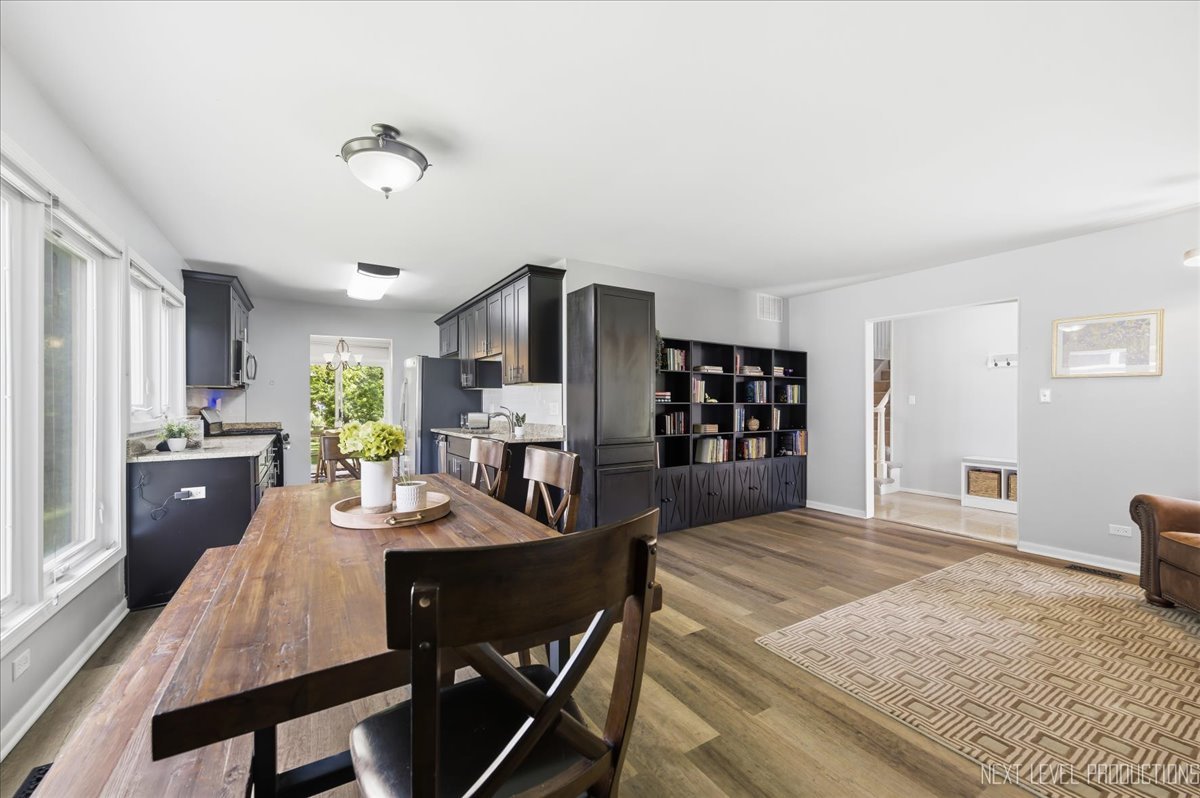 2020 Carling Road Hoffman Estates, IL 60169 - Photo 8 of 56