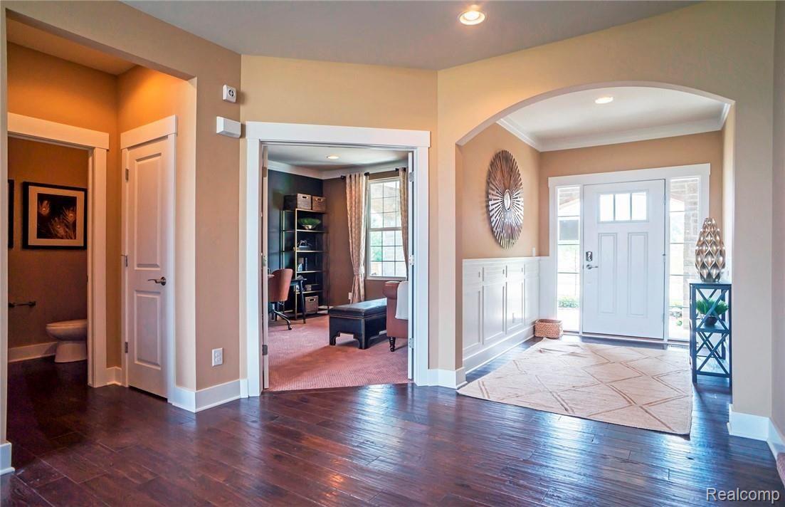 2017 Logan Drive Rochester, MI 48309 - Photo 2 of 15 Parkside - MI - Maple Valley - Interior (10) - Copy.jpg