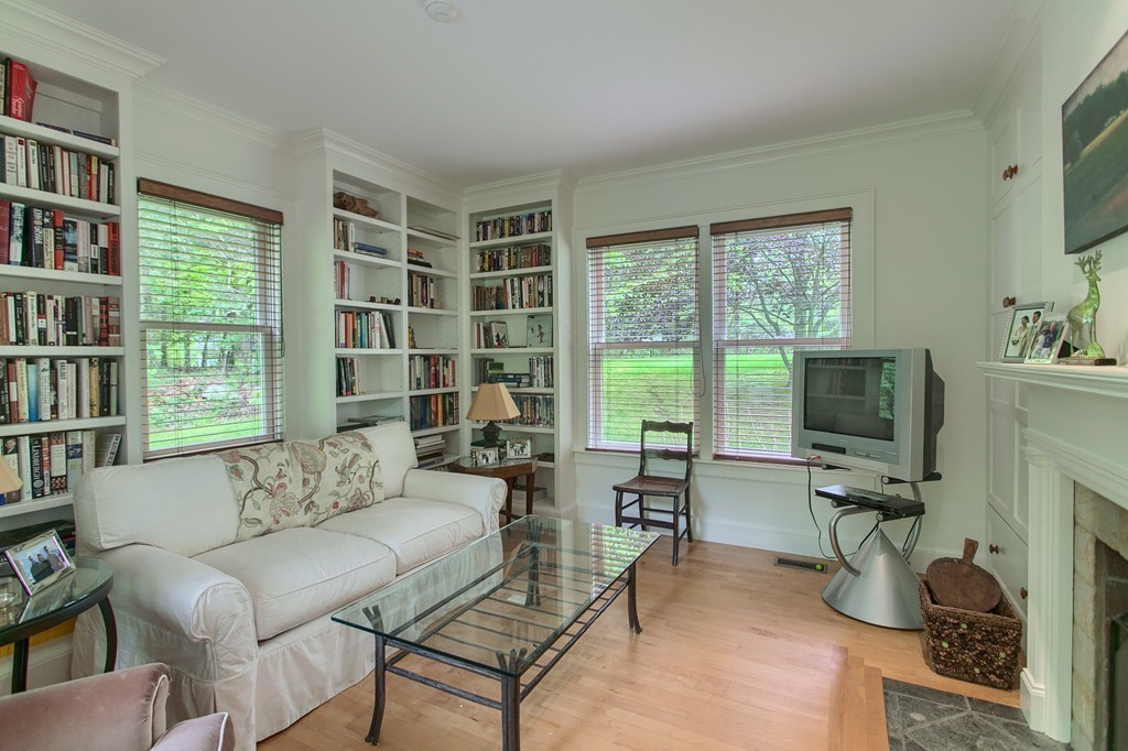 195 River Road Carlisle, MA 01741 - Photo 8 of 26