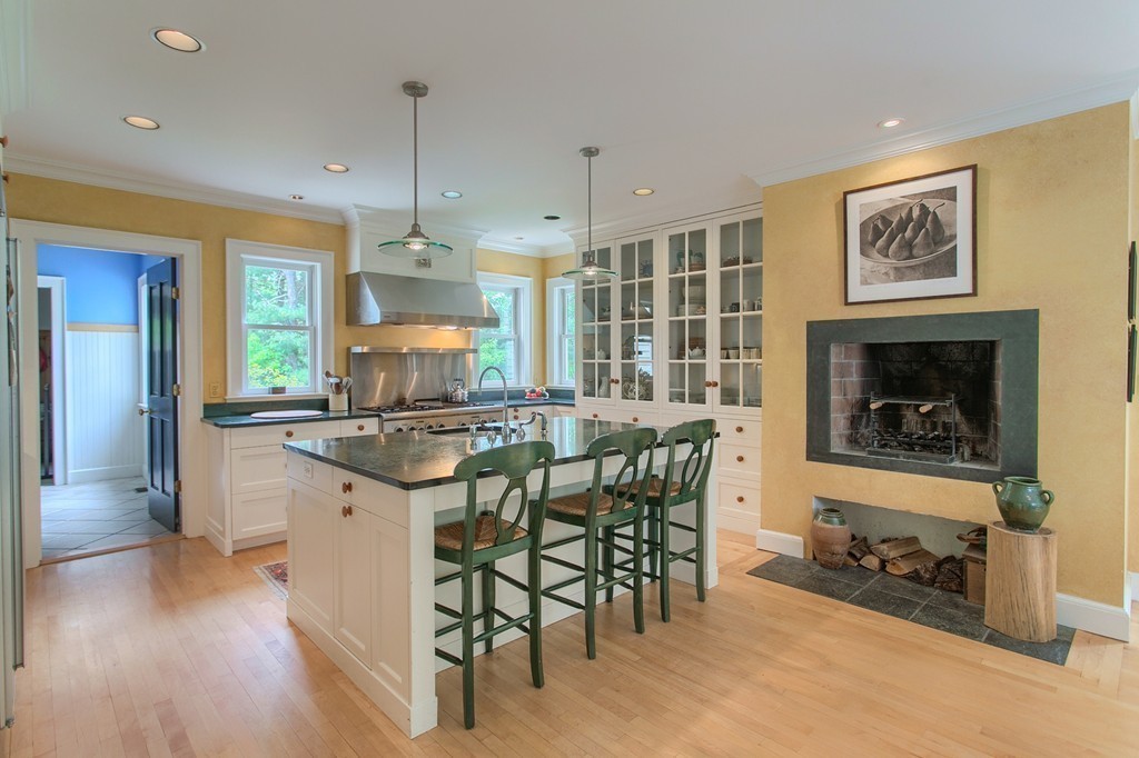 195 River Road Carlisle, MA 01741 - Photo 9 of 26