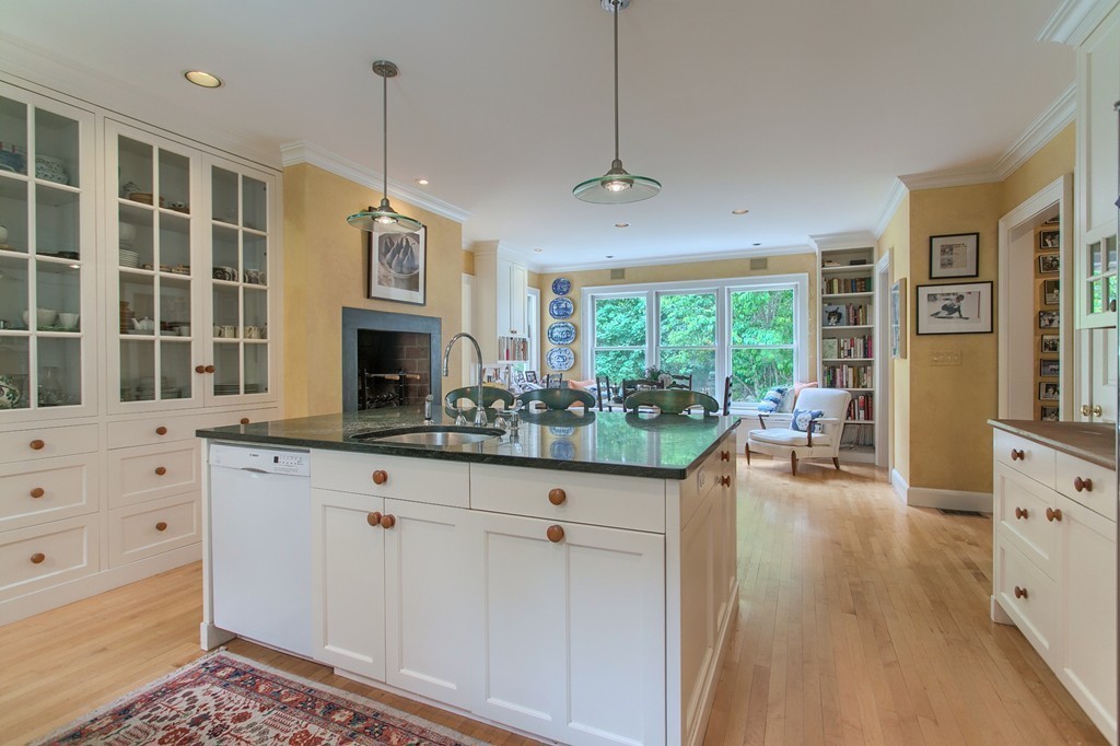 195 River Road Carlisle, MA 01741 - Photo 10 of 26