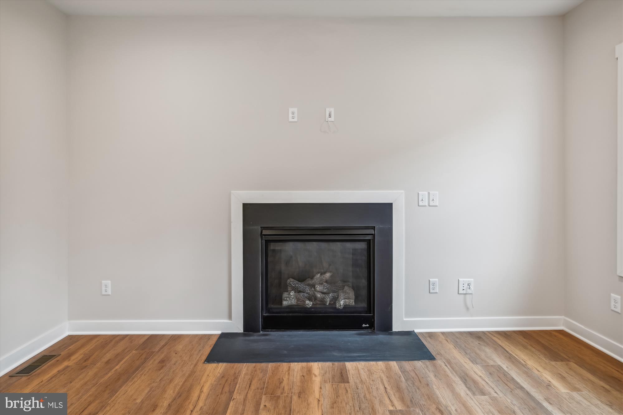 312 Caldwell Road Pasadena, MD 21122 - Photo 19 of 70 Fireplace