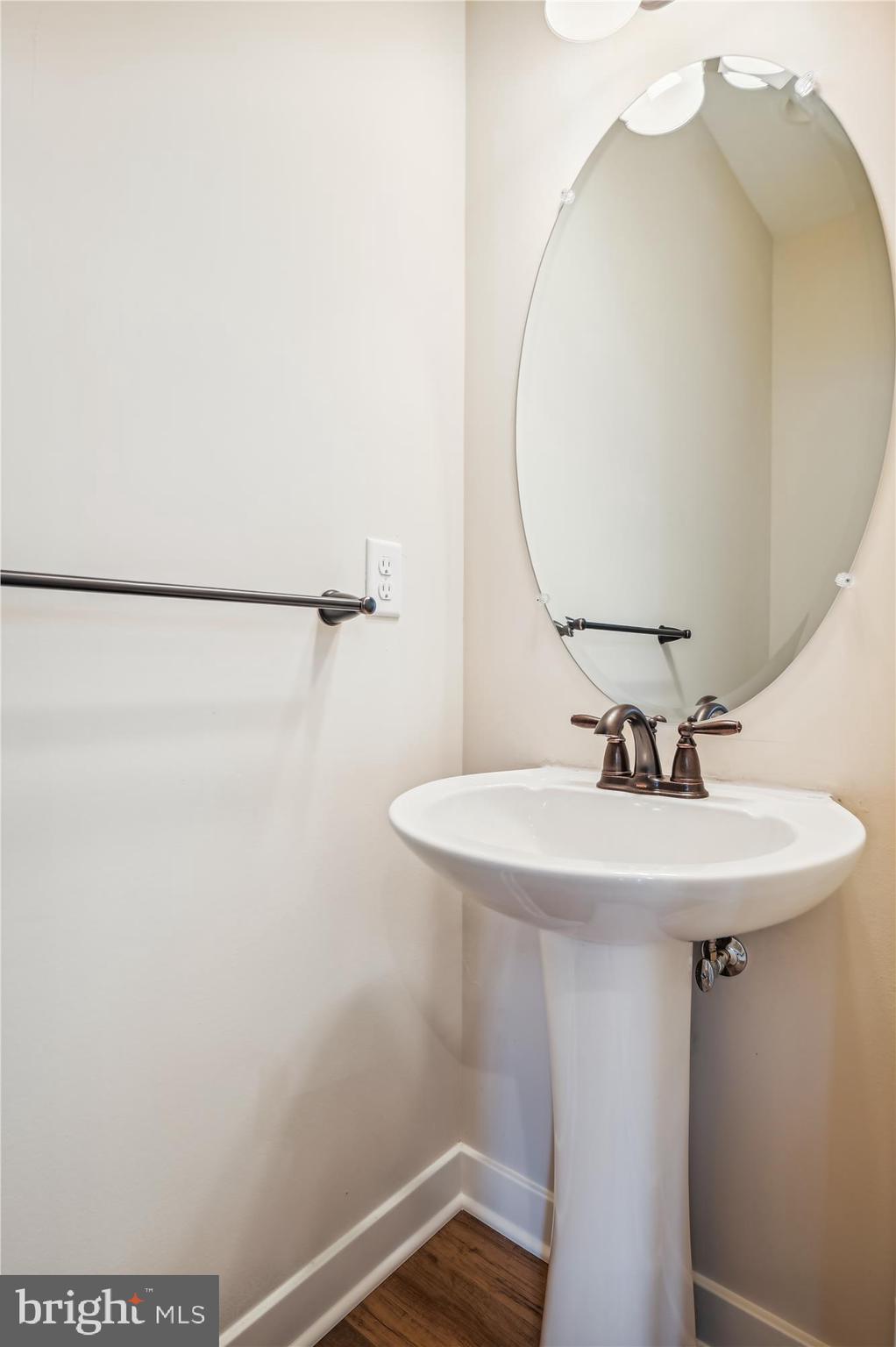 312 Caldwell Road Pasadena, MD 21122 - Photo 32 of 70 Powder Room