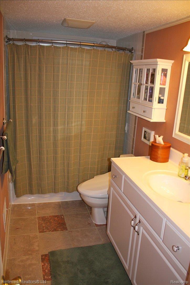 1st Floor Bathroom