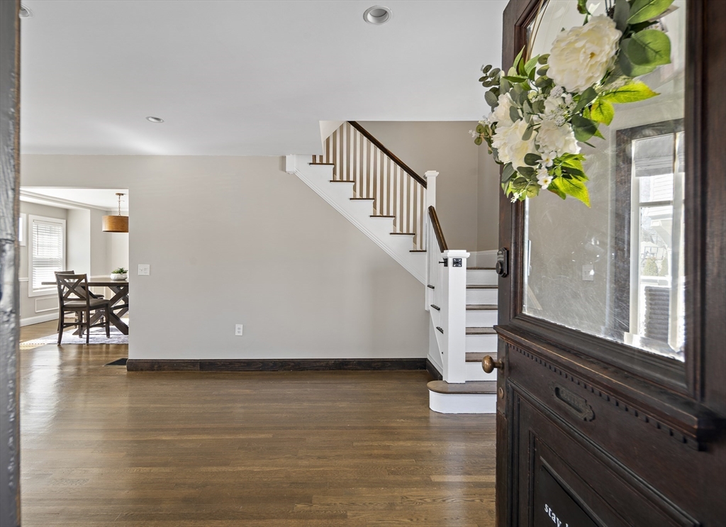 121 Circuit Road Winthrop, MA 02152 - Photo 4 of 39