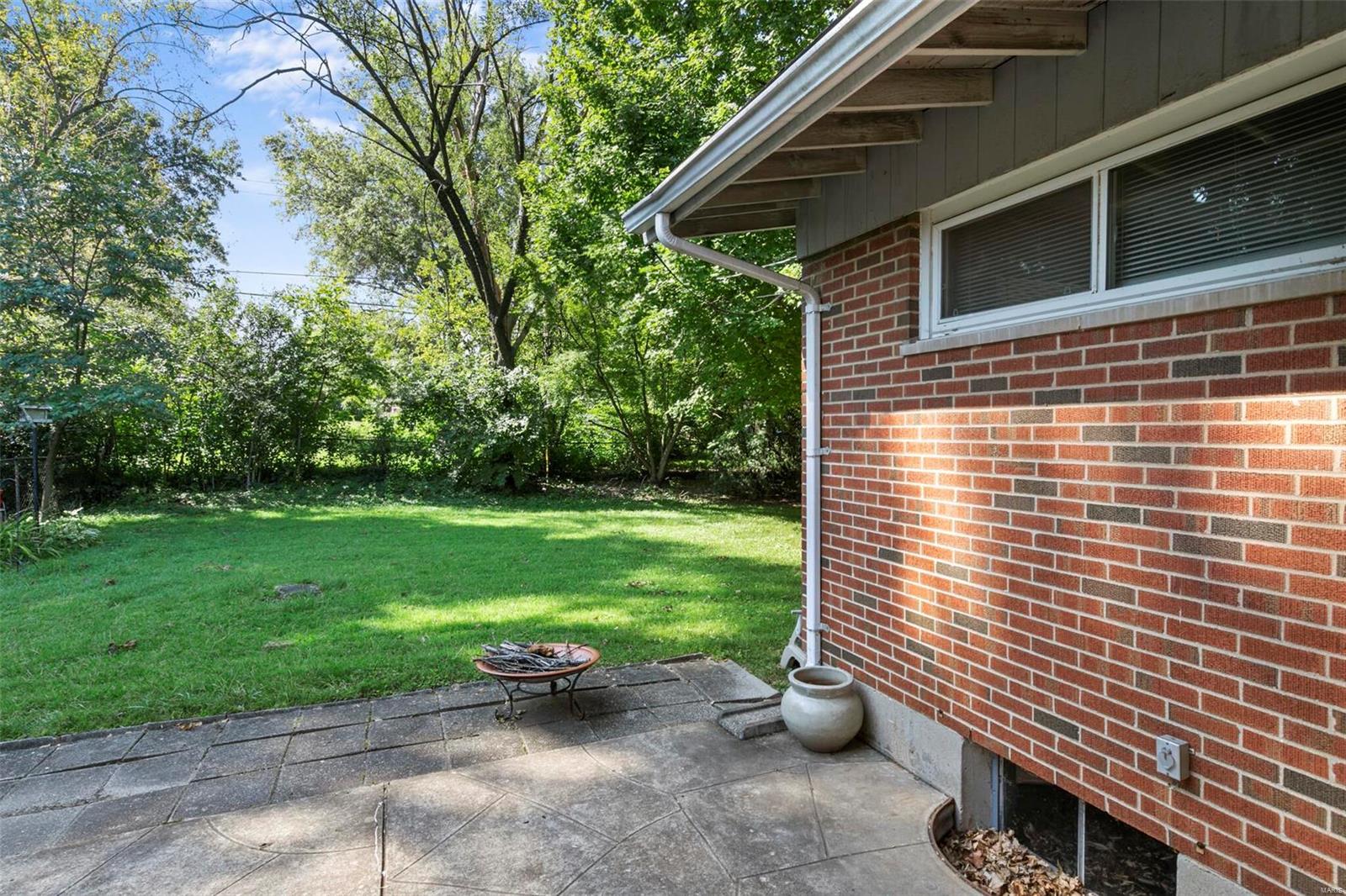 930 Derhake Road Florissant, MO 63033 - Photo 5 of 30 Gallery Image 5