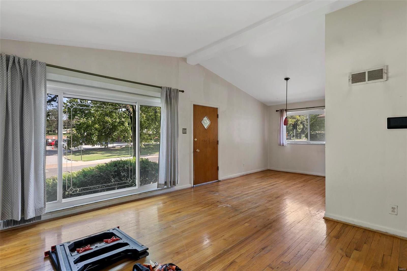 930 Derhake Road Florissant, MO 63033 - Photo 7 of 30 Gallery Image 7