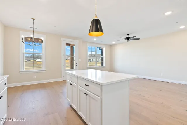 $299,900 | 713 Bolivar Drive, Nesbit, MS 38651