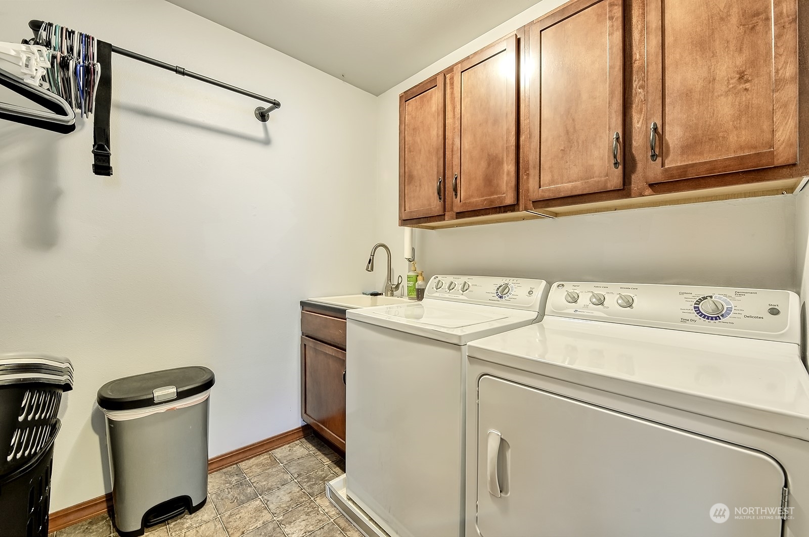 5576 Old Settler Drive Ferndale, WA 98248 - Photo 15 of 20 a utility room with dryer and washer