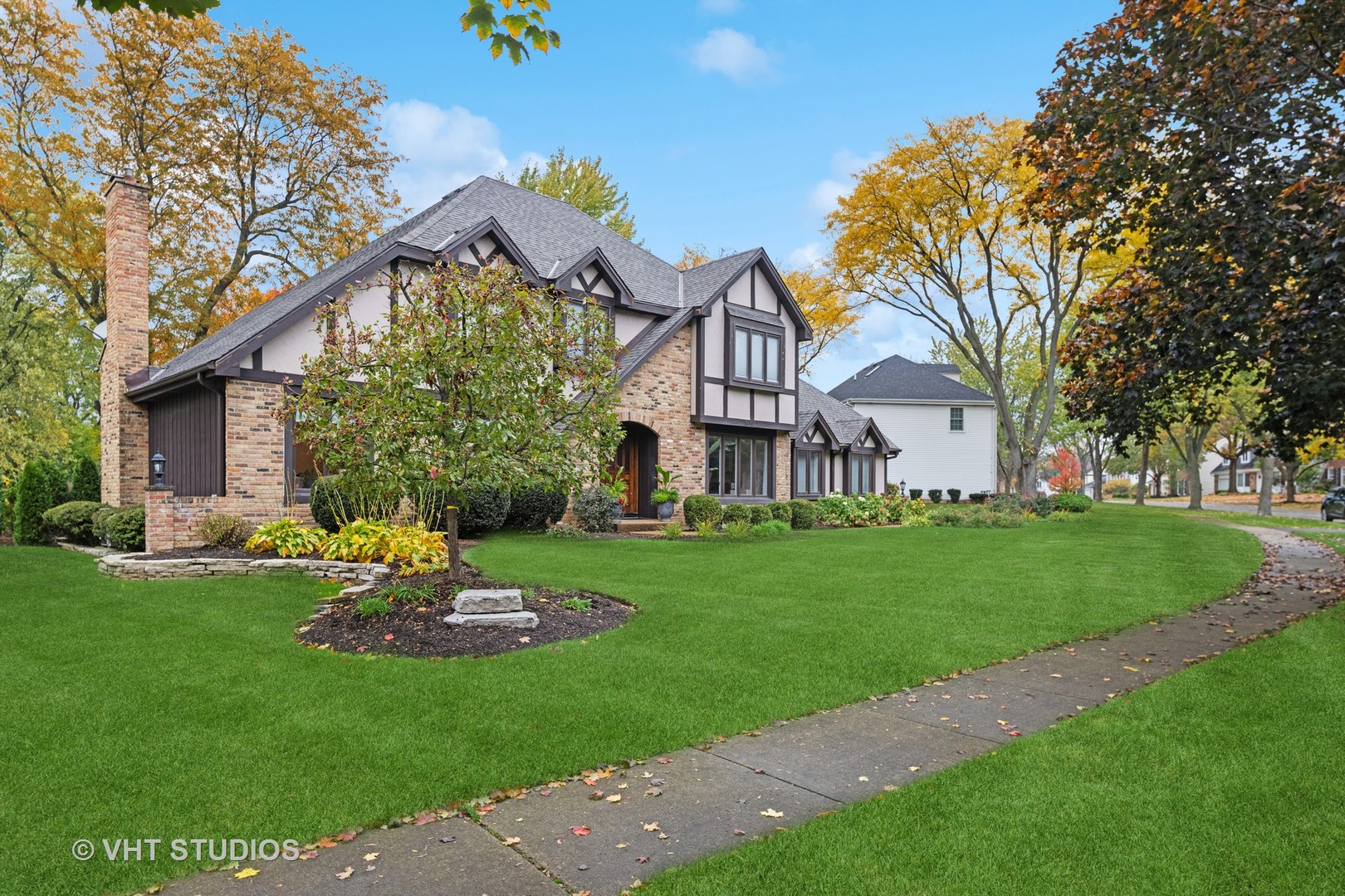 2S540 White Birch Lane Wheaton, IL 60189 - Photo 3 of 46 a view of a house with a yard