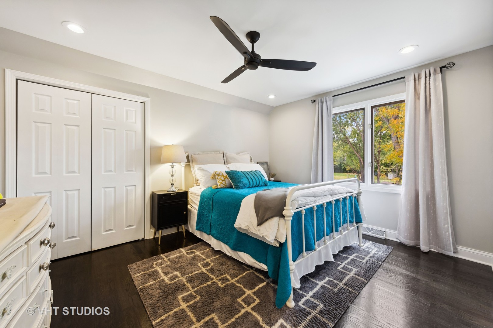 2S540 White Birch Lane Wheaton, IL 60189 - Photo 33 of 46 a bedroom with a bed and a window