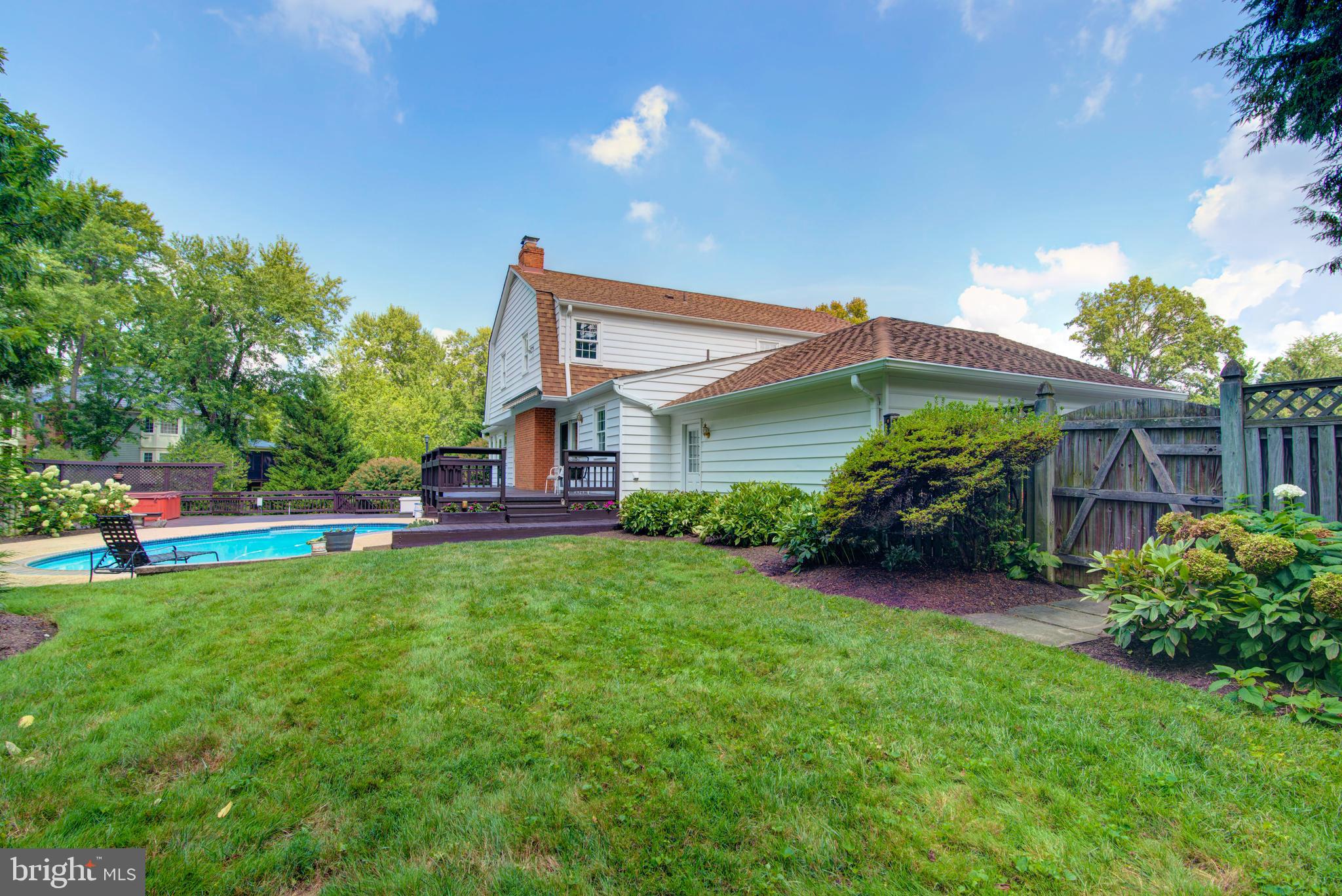 10405 Trumpeter Court Vienna, VA 22182 - Photo 40 of 43 a house view with a garden space