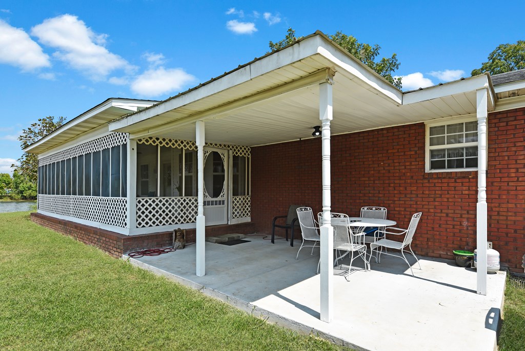 613 Collins Road Dothan, AL 36305 - Photo 28 of 41 Exterior porch and patio