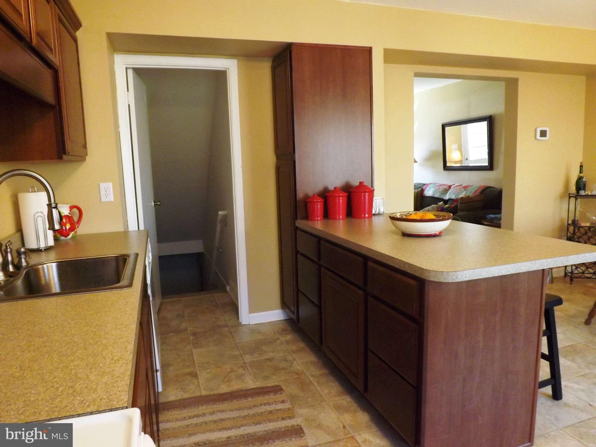 9 Rothamel Court Baltimore, MD 21236 - Photo 11 of 14 Kitchen