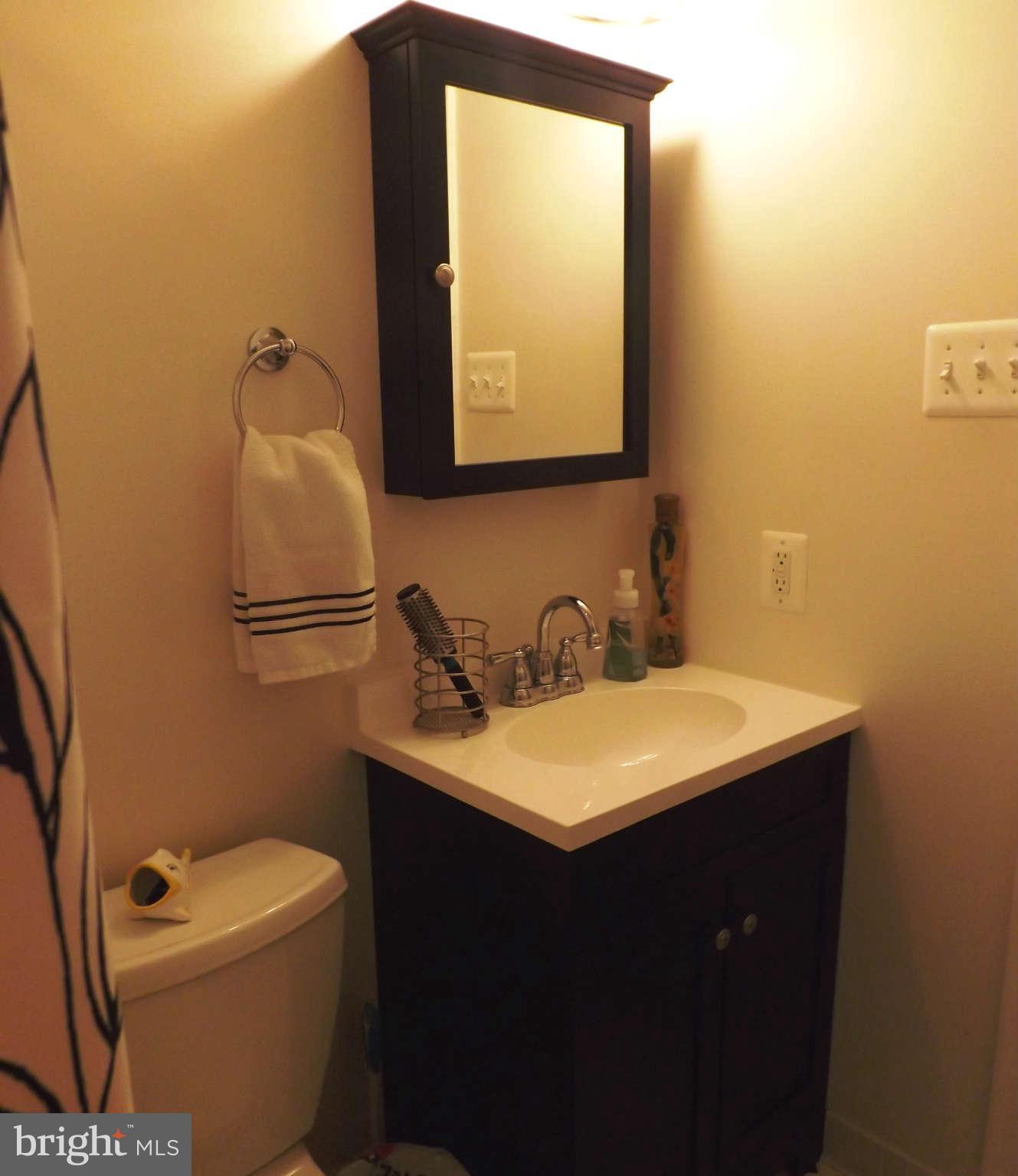 9 Rothamel Court Baltimore, MD 21236 - Photo 3 of 14 Bath