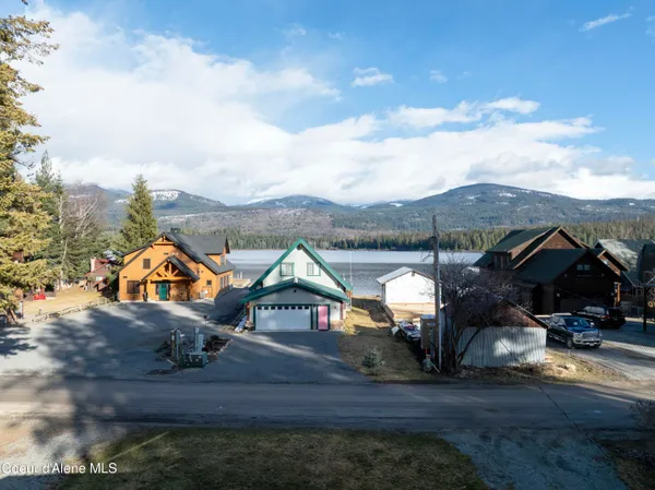 $545,000 | 220 South Granite Bay Road, Nordman, ID 83848