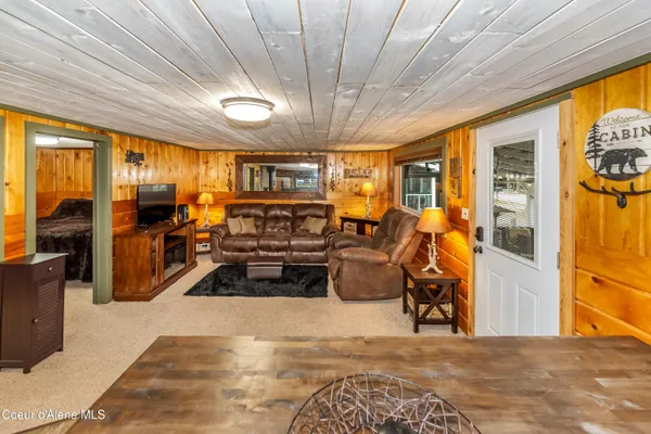 $545,000 | 220 South Granite Bay Road, Nordman, ID 83848