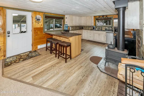 $545,000 | 220 South Granite Bay Road, Nordman, ID 83848