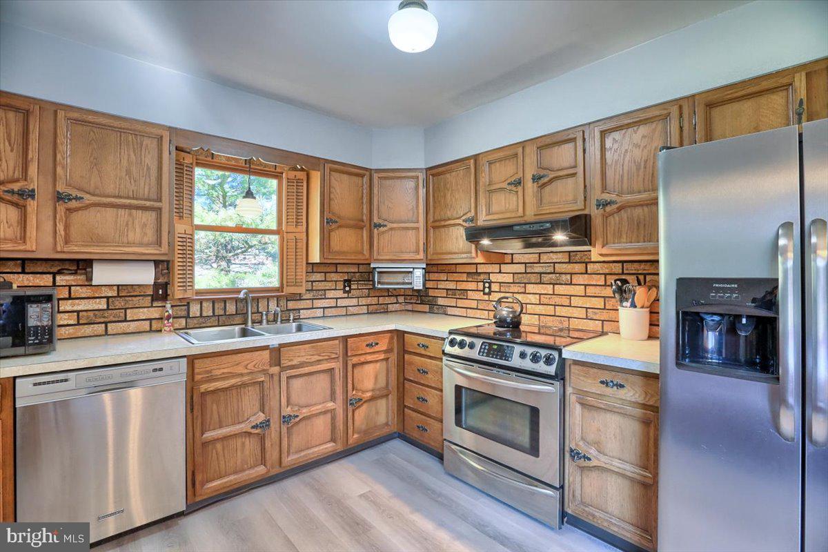 3060 Raintree Road York, PA 17404 - Photo 16 of 54 Gallery Image 16