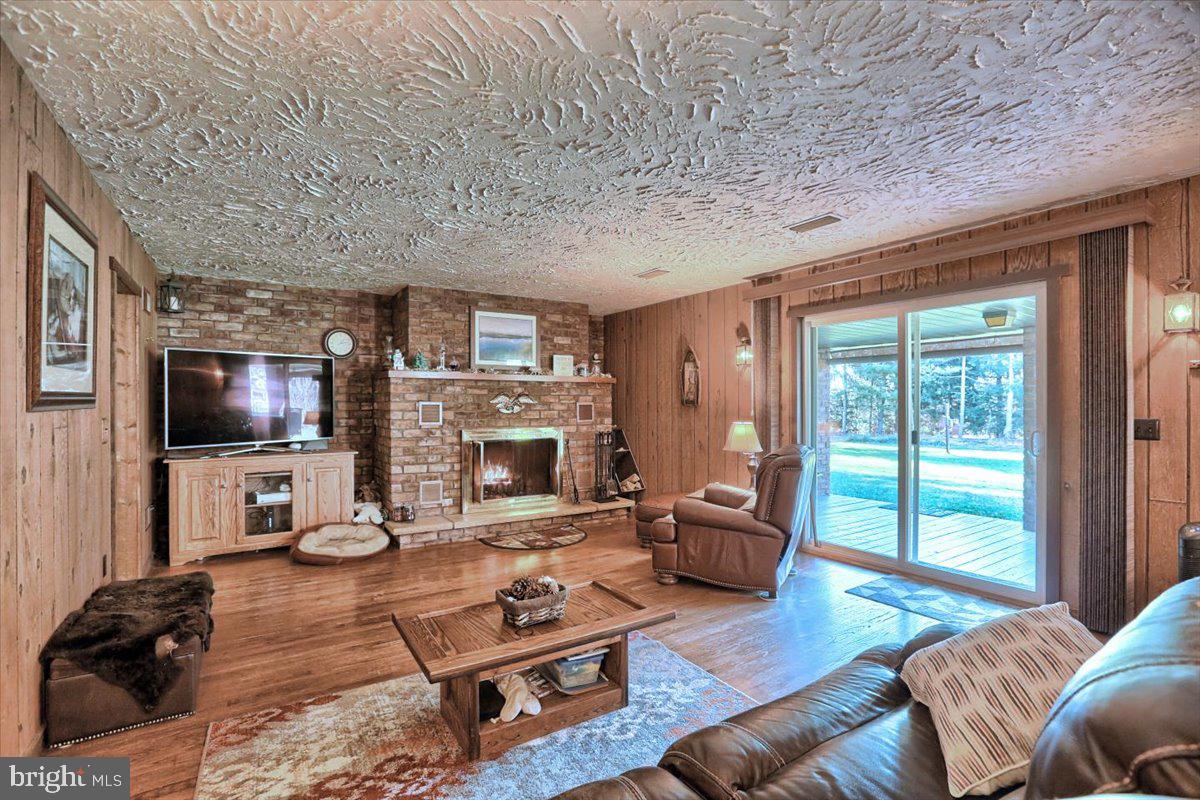 3060 Raintree Road York, PA 17404 - Photo 22 of 54 Hardwood Floors