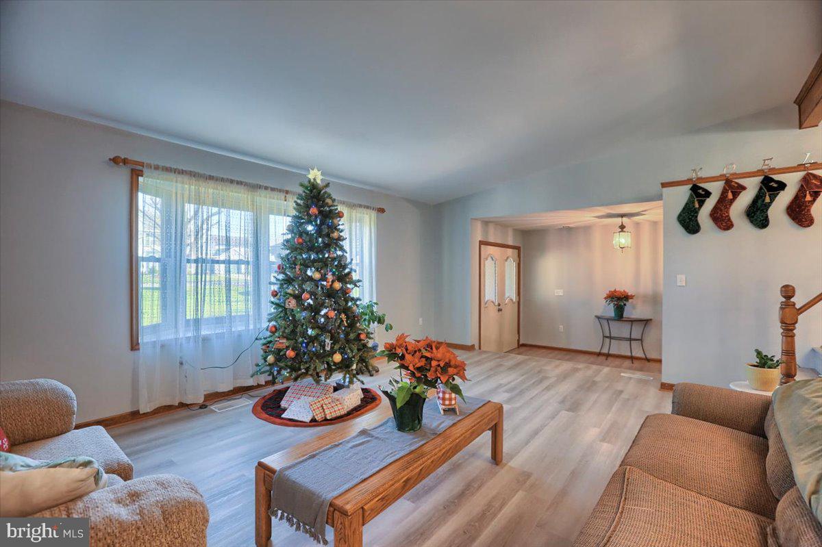 3060 Raintree Road York, PA 17404 - Photo 8 of 54 Gallery Image 8