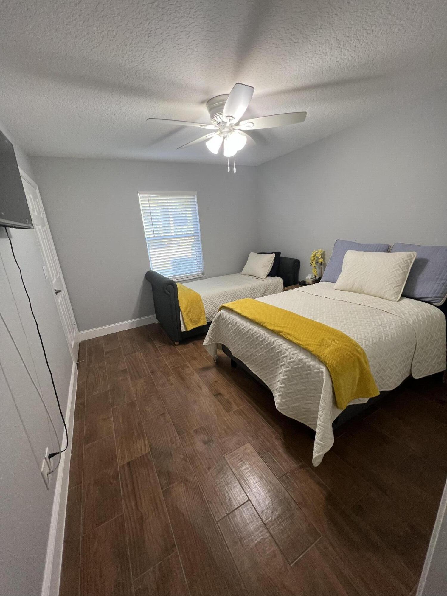 12809 53rd Road North Royal Palm Beach, FL 33411 - Photo 5 of 22 C54846D3-A11B-45BE-9DD0-9089650F4BE5