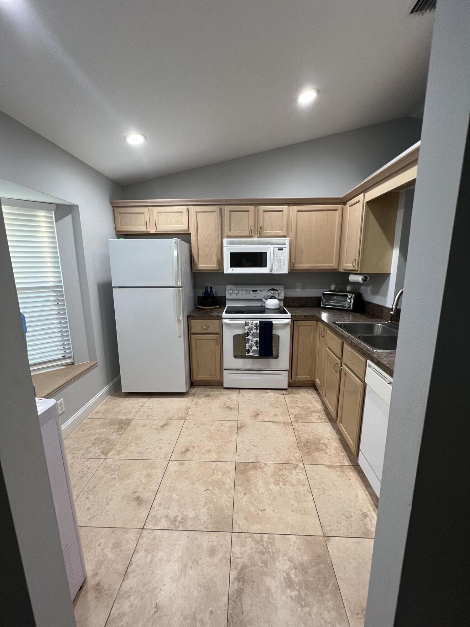 12809 53rd Road North Royal Palm Beach, FL 33411 - Photo 7 of 22 Kitchen