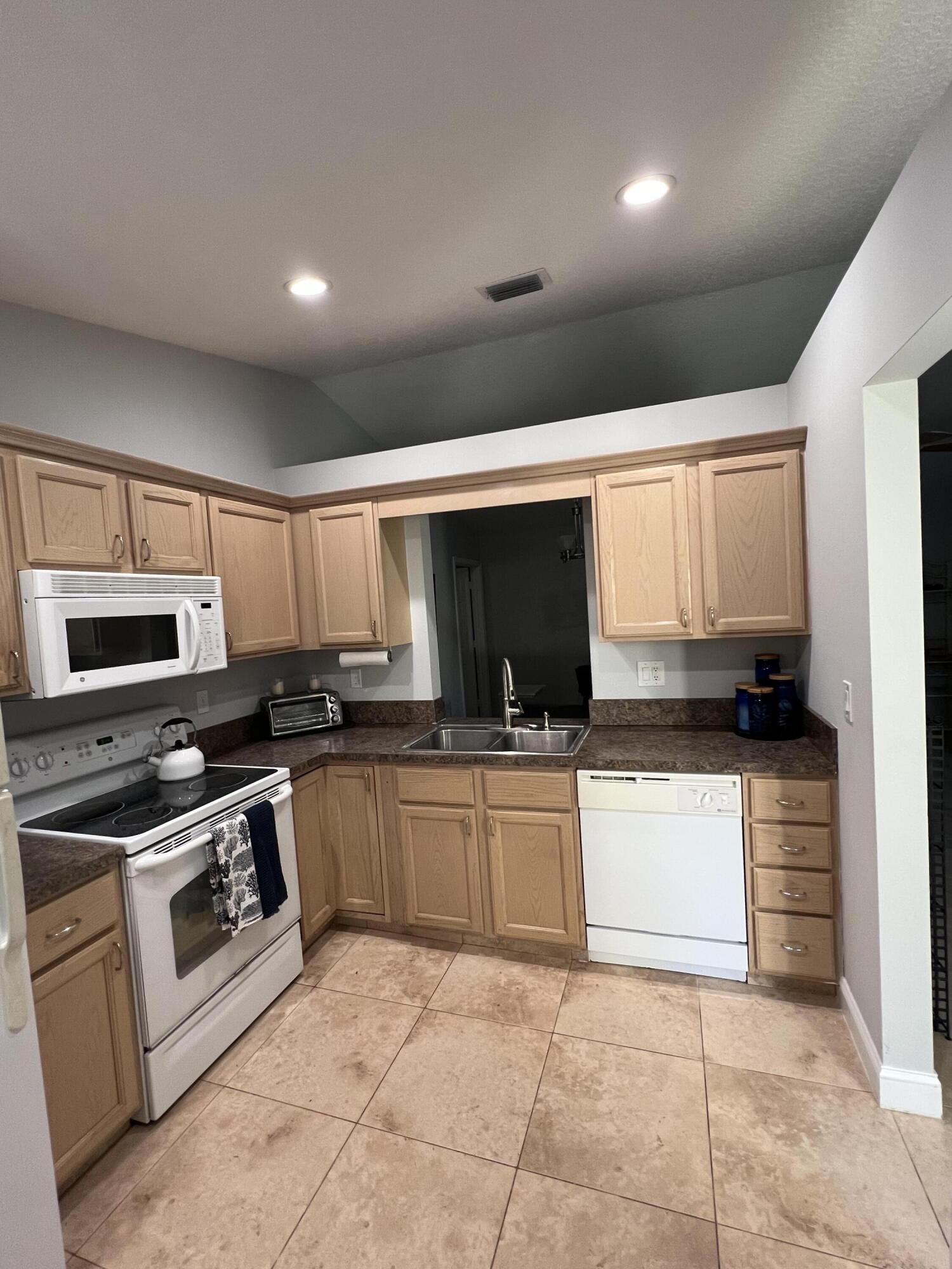 12809 53rd Road North Royal Palm Beach, FL 33411 - Photo 8 of 22 Kitchen