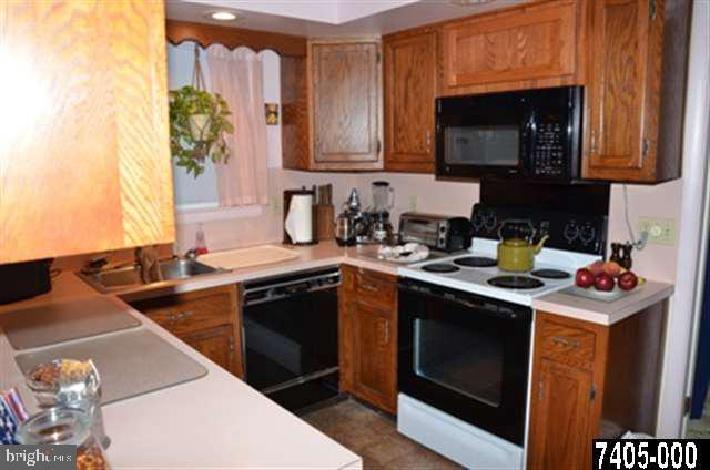2940 Round Hill Road York, PA 17402 - Photo 16 of 21 Gallery Image 16