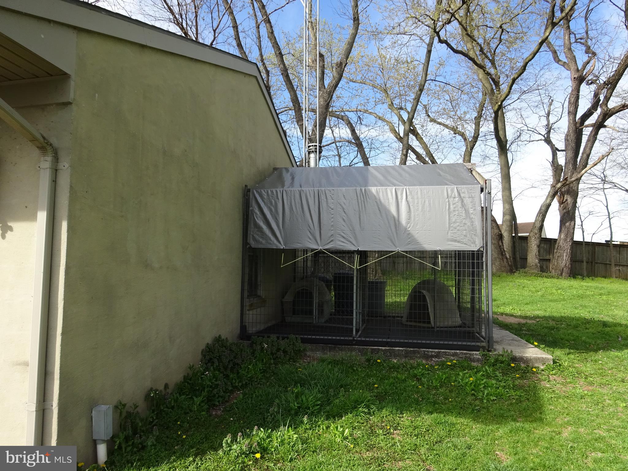 16644 Spielman Road Fairplay, MD 21733 - Photo 22 of 25 Dog Kennel Conveys