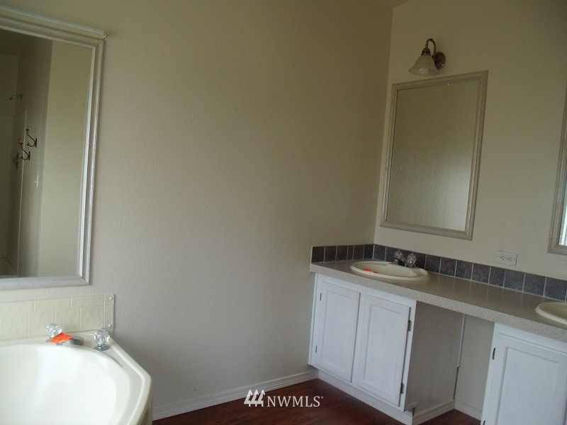 729 Rhoades Road Winlock, WA 98596 - Photo 10 of 25