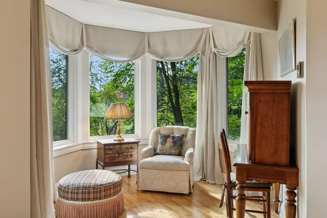 $1,765,000 | 100 Black Oaks Lane North, Plymouth, MN 55447