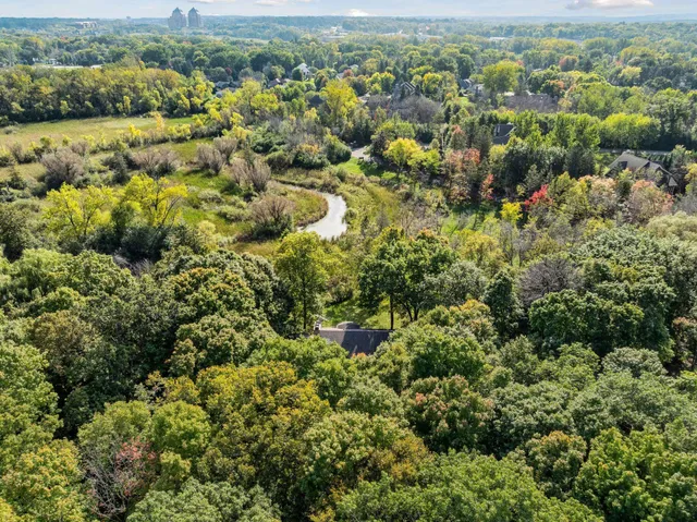 $1,765,000 | 100 Black Oaks Lane North, Plymouth, MN 55447