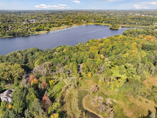 $1,765,000 | 100 Black Oaks Lane North, Plymouth, MN 55447