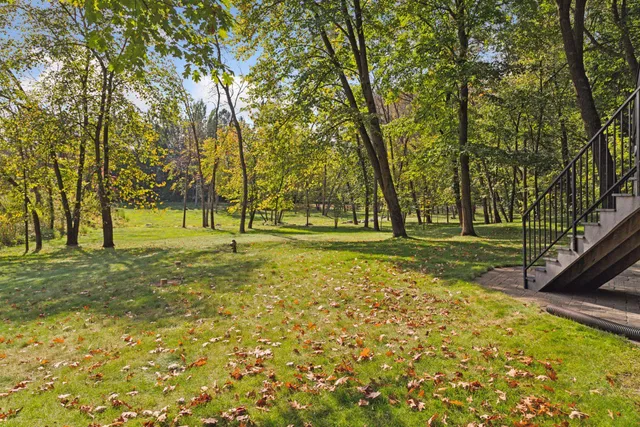 $1,765,000 | 100 Black Oaks Lane North, Plymouth, MN 55447