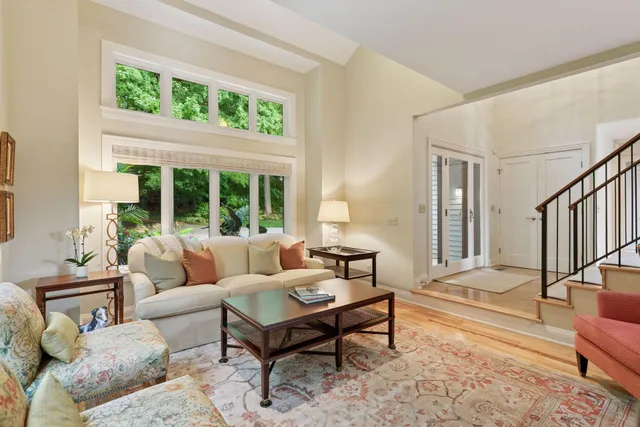 $1,765,000 | 100 Black Oaks Lane North, Plymouth, MN 55447