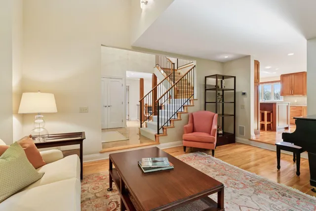 $1,765,000 | 100 Black Oaks Lane North, Plymouth, MN 55447