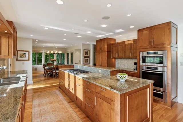 $1,765,000 | 100 Black Oaks Lane North, Plymouth, MN 55447