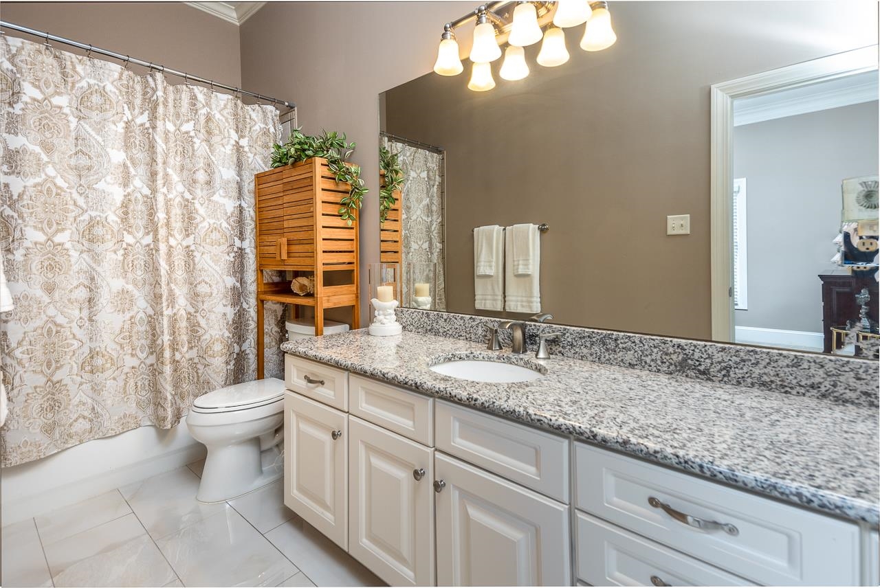 9530 Mayfield Road South Collierville, TN 38017 - Photo 18 of 25 Second primary bathroom.