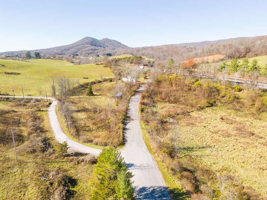 2501 Kirby Road, Unit 2 Draper, VA 24324 - Photo 24 of 51 Gallery Image 24