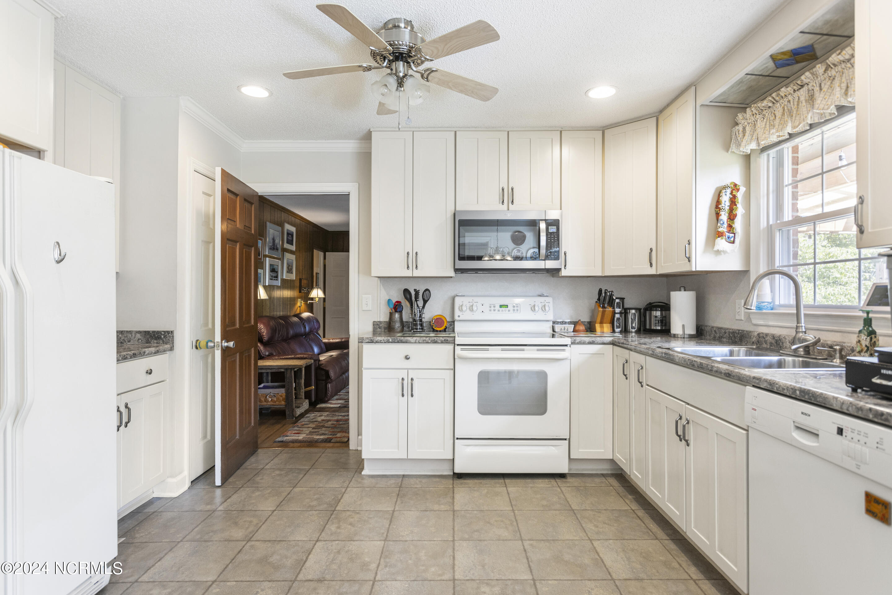 330 Tanbridge Road Wilmington, NC 28405 - Photo 12 of 45 mls-IMG_2440