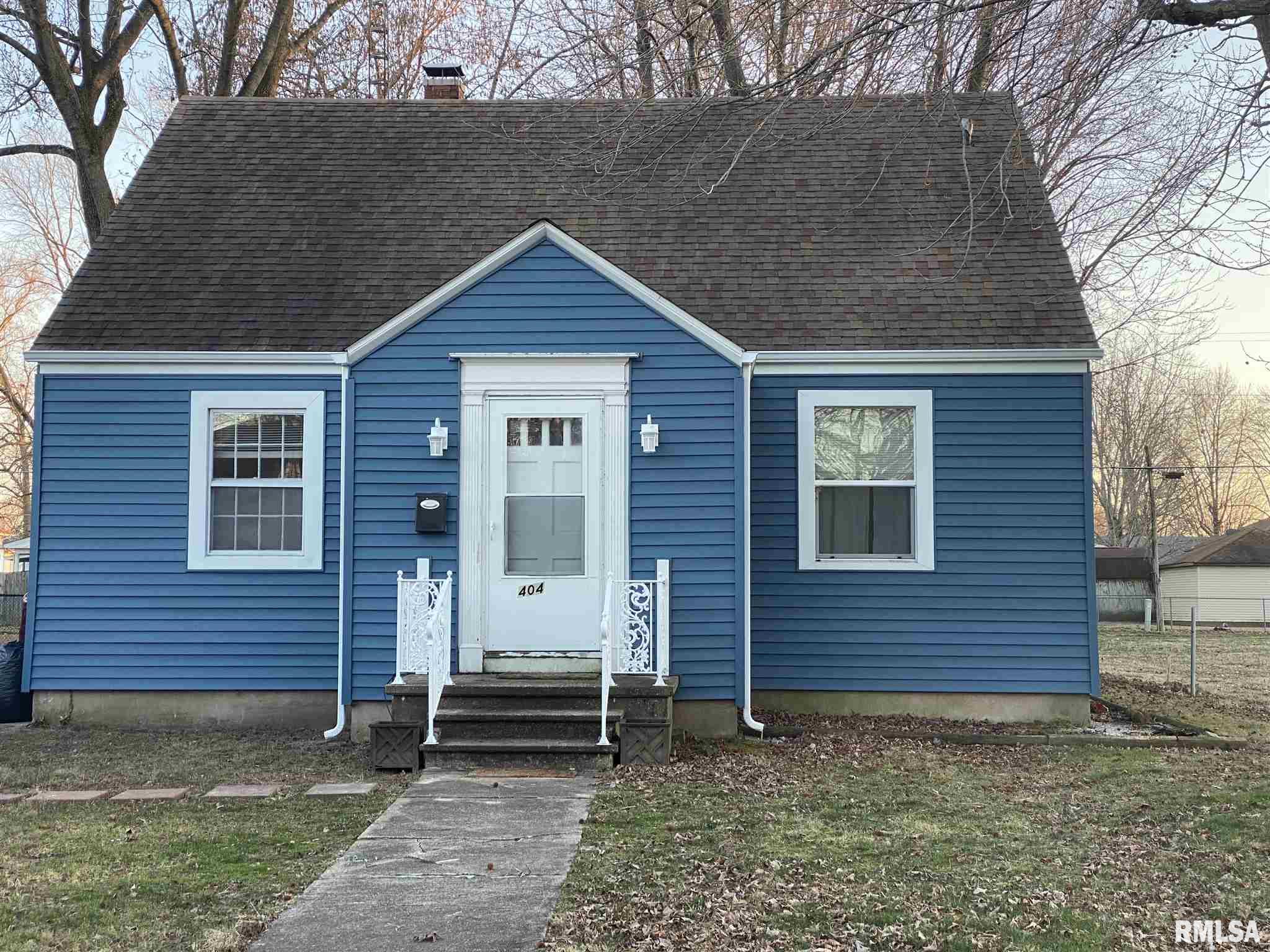 404 Mitchell Street Benton, IL 62812 - Photo 2 of 12 Gallery Image 2