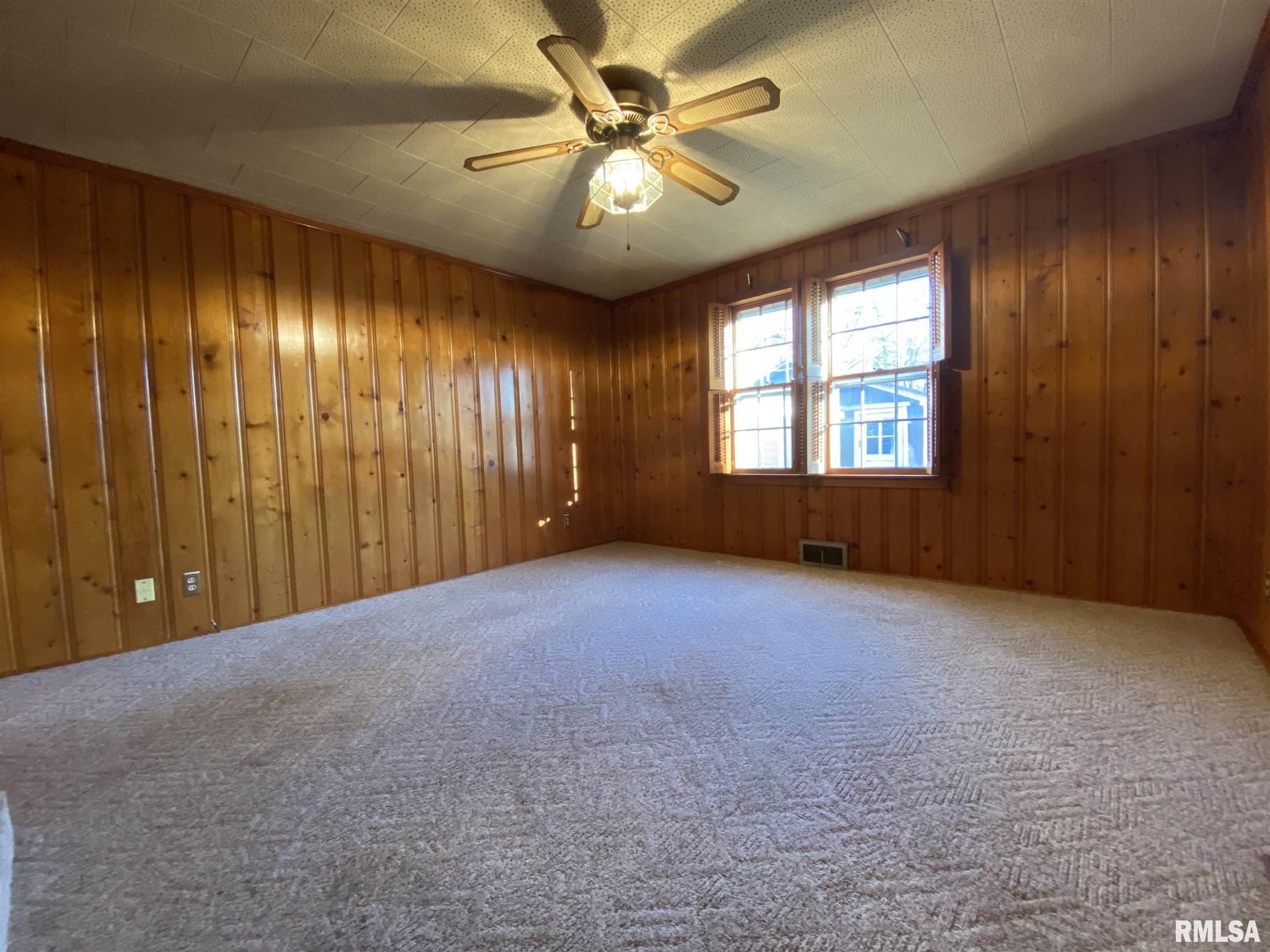 404 Mitchell Street Benton, IL 62812 - Photo 4 of 12 Gallery Image 4