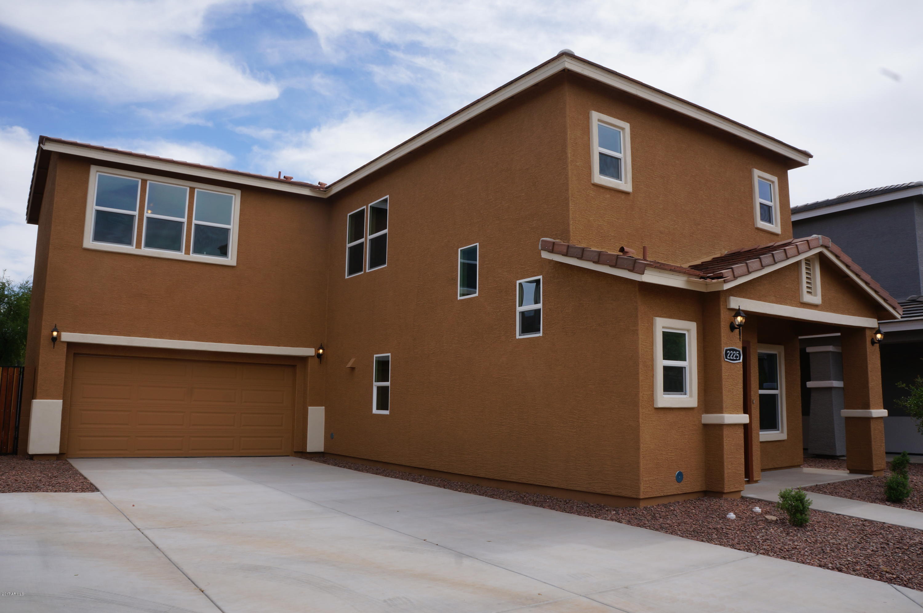2225 East Pecan Road Phoenix, AZ 85040 - Photo 1 of 33 DSC04394