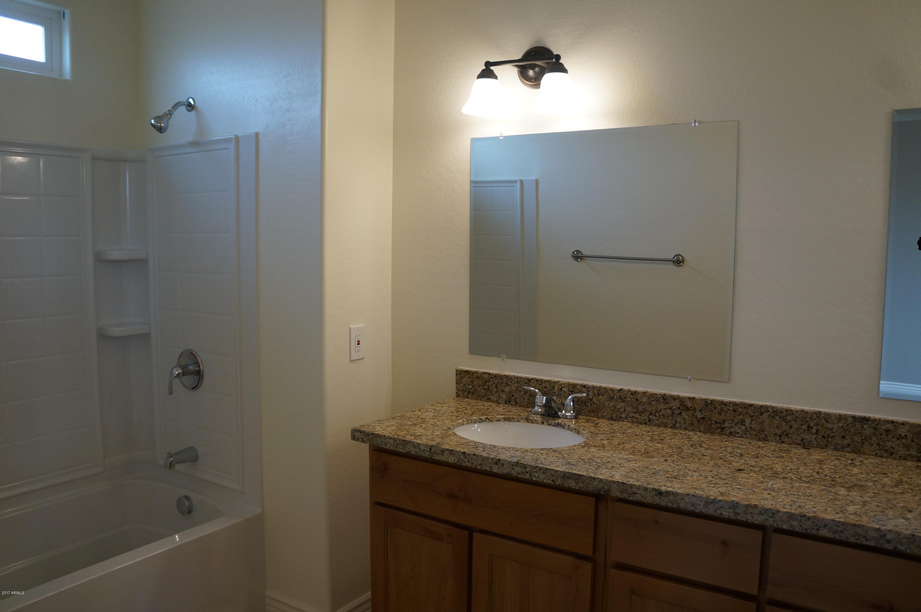 2225 East Pecan Road Phoenix, AZ 85040 - Photo 14 of 33 DSC04407