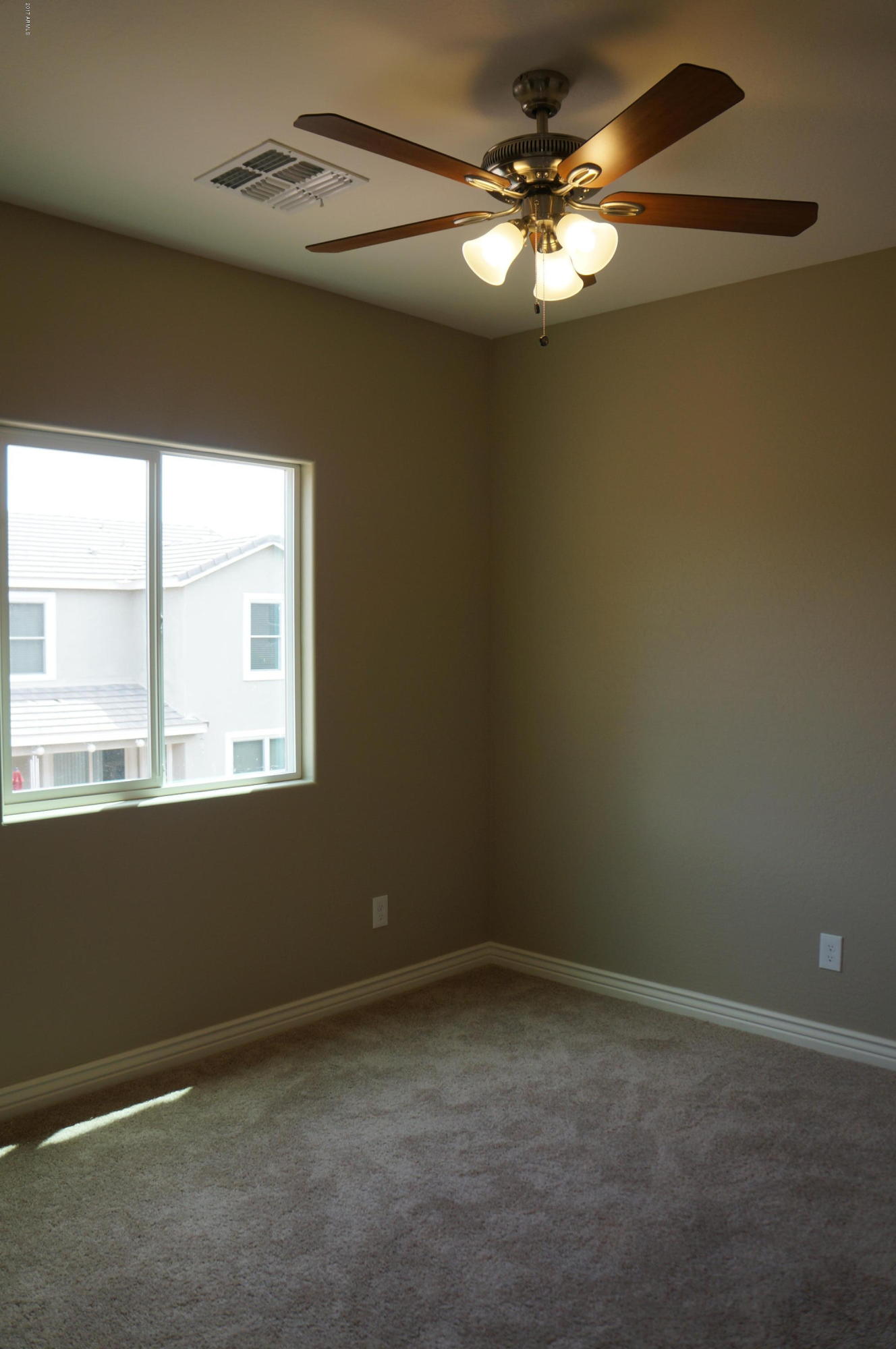 2225 East Pecan Road Phoenix, AZ 85040 - Photo 19 of 33 DSC04412