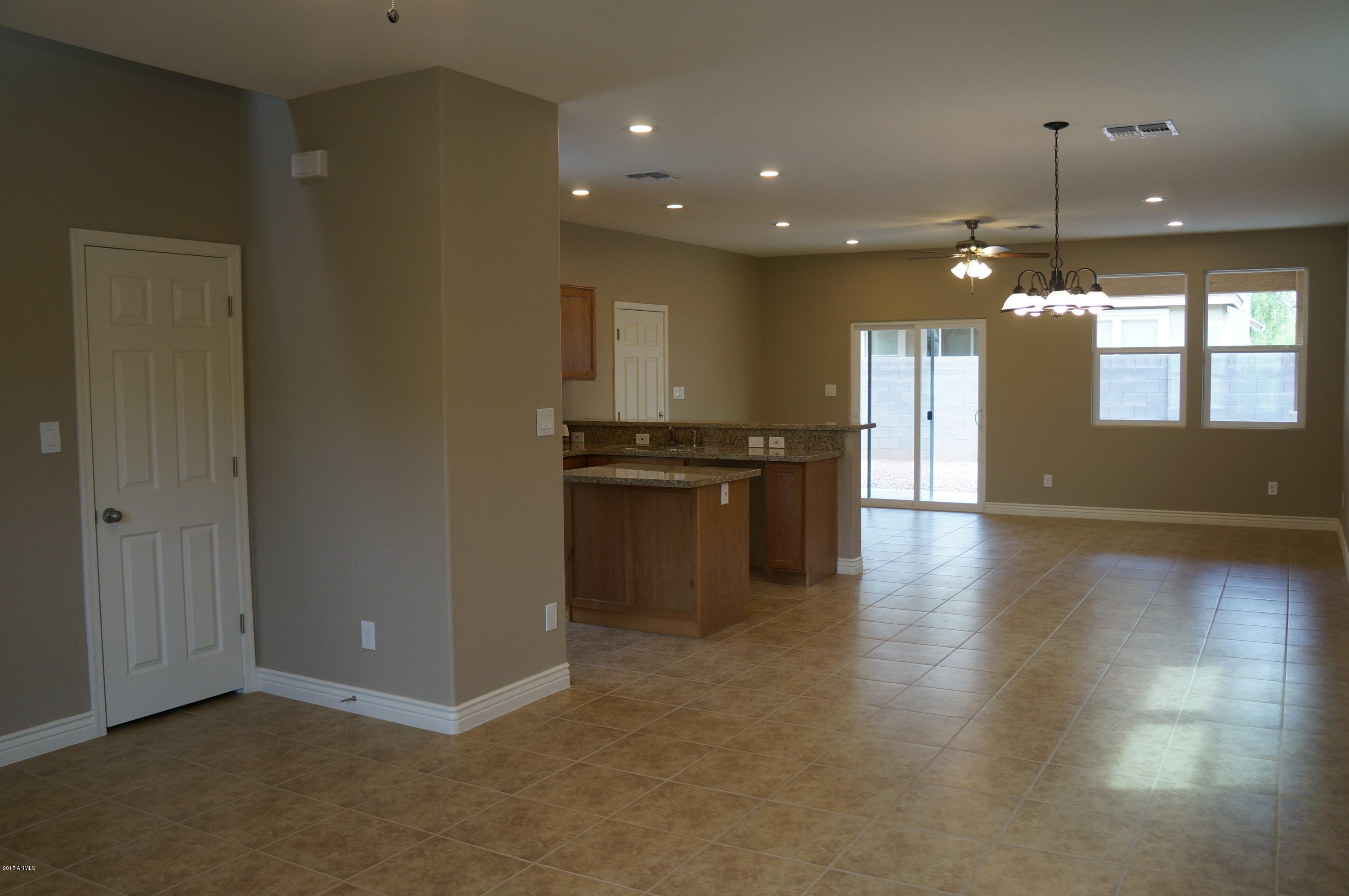 2225 East Pecan Road Phoenix, AZ 85040 - Photo 26 of 33 DSC04419