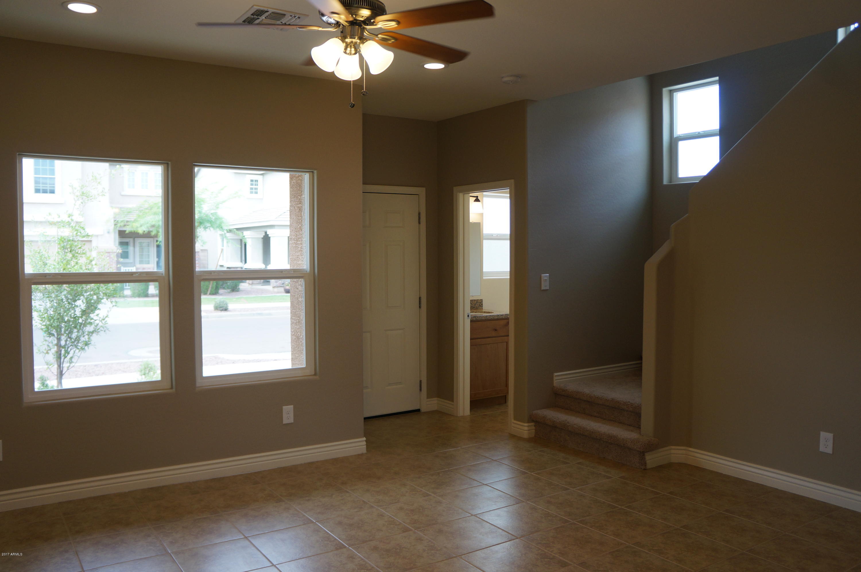 2225 East Pecan Road Phoenix, AZ 85040 - Photo 27 of 33 DSC04420