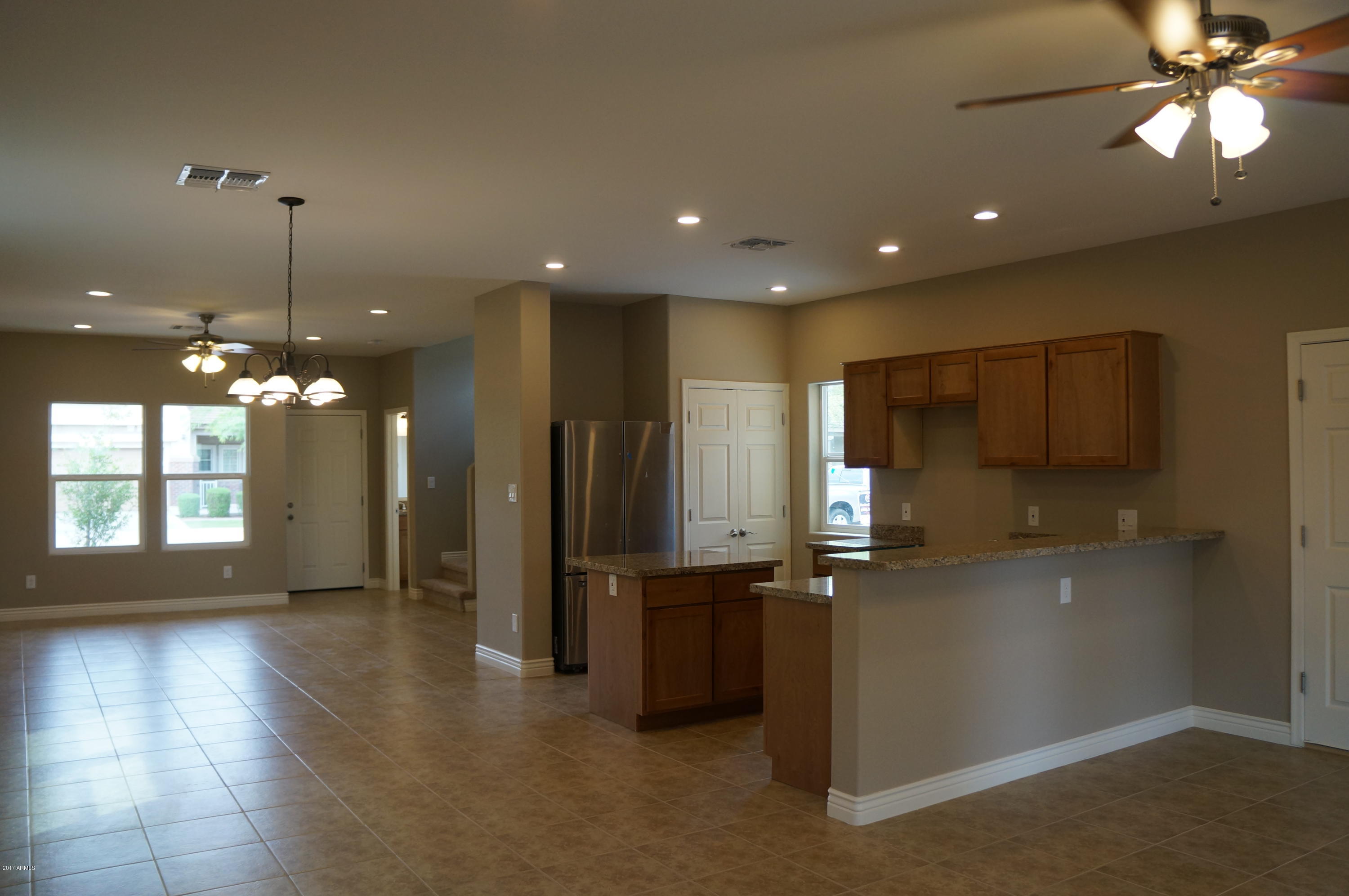 2225 East Pecan Road Phoenix, AZ 85040 - Photo 6 of 33 DSC04399